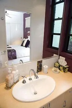 Naracoopa Bed & Breakfast & Pavilion Shorncliffe