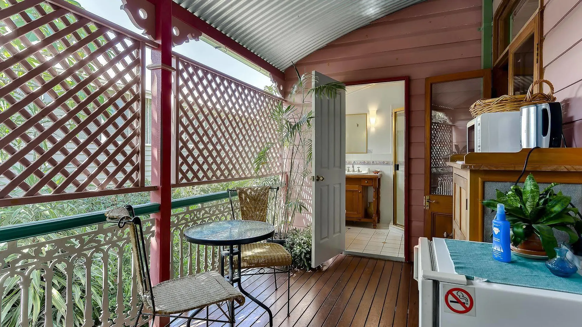 ****  Naracoopa Bed & Breakfast & Pavilion Shorncliffe Australia
